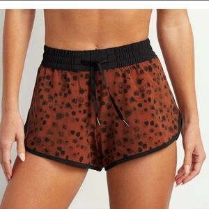 Stori. - Challenge Short 2.5" in Hazy Spot- Brandy/Onyx,‎ Size 4